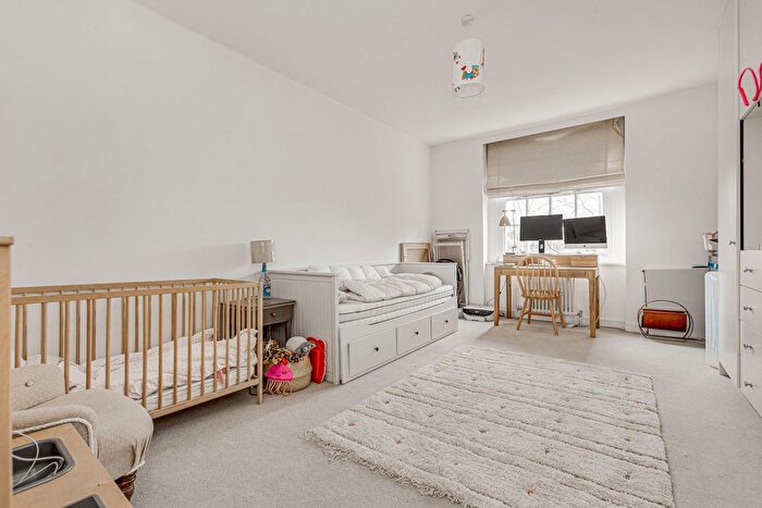 3 Bedroom Flat To Rent In Rivermead Court, Ranelagh Gardens, SW6