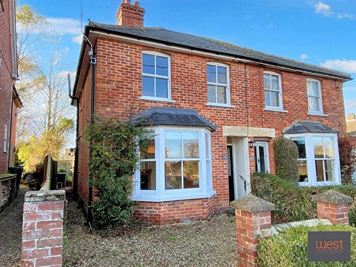 3 Bedroom Semi-Detached House To Rent In Larkhill, Wantage, OX12