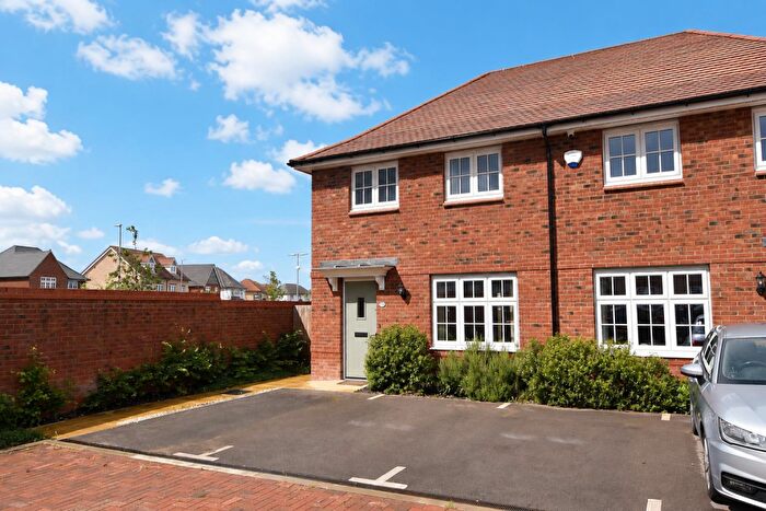 3 Bedroom Semi-Detached House For Sale In Lawson Road, Leighton Buzzard, LU7