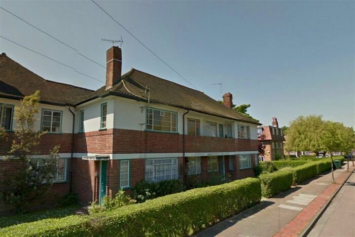 2 Bedroom Flat To Rent In Denison Close, Hampstead Garden Suburb, N2
