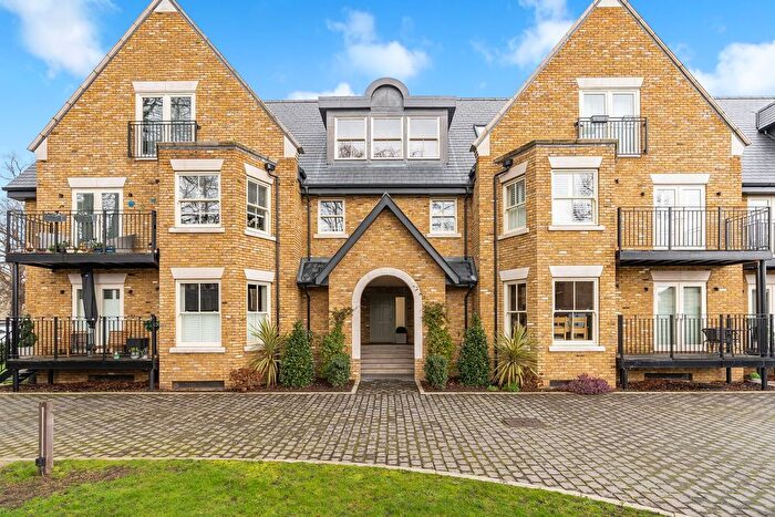 1 Bedroom Flat For Sale In Wendover Road, Staines-Upon-Thames, Staines-Upon-Thames, TW18
