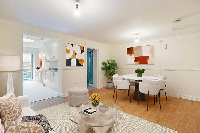 1 Bedroom Flat To Rent In Kew Bridge Road, London, TW8