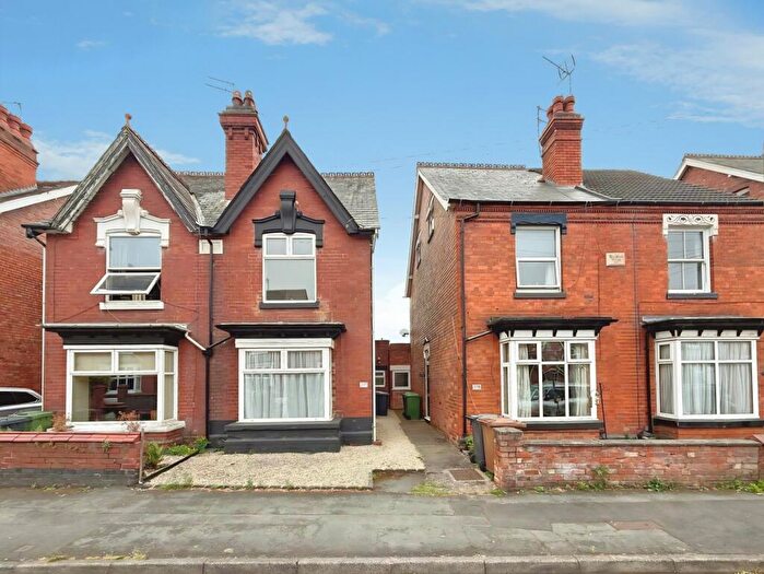 3 Bedroom Semi-Detached House For Sale In Hurcott Road, Kidderminster, DY10