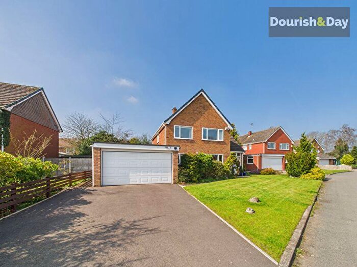 4 Bedroom Detached House For Sale In The Paddock, Seighford, Stafford, ST18