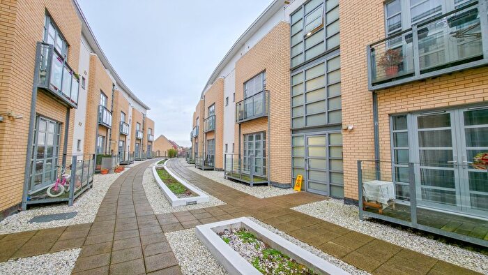 1 Bedroom Flat For Sale In Charlesmere Gardens, Thames Reach, West Thamesmead, London, SE28