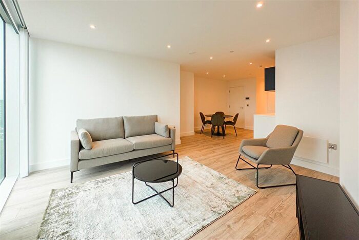 2 Bedroom Apartment To Rent In Thr, M15