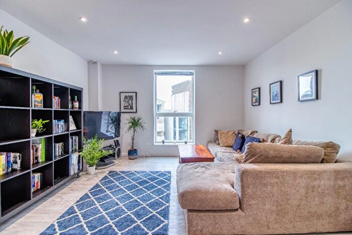 1 Bedroom Apartment For Sale In Embankment House, Fleet Street -, RS00