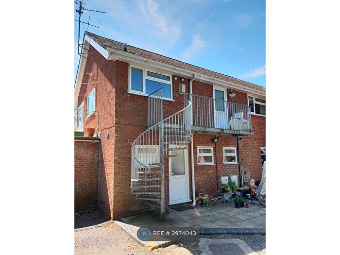 2 Bedroom Flat To Rent In Stokenchurch, High Wycombe, HP14