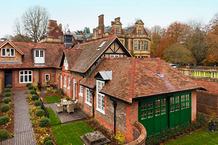 1 Bedroom Cottage For Sale In Nettlebed, Henley-On-Thames, RG9