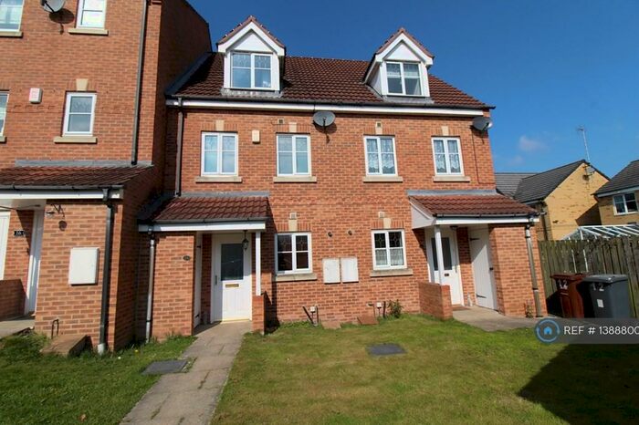 3 Bedroom Terraced House To Rent In Whyment Close, Morley, Leeds, LS27