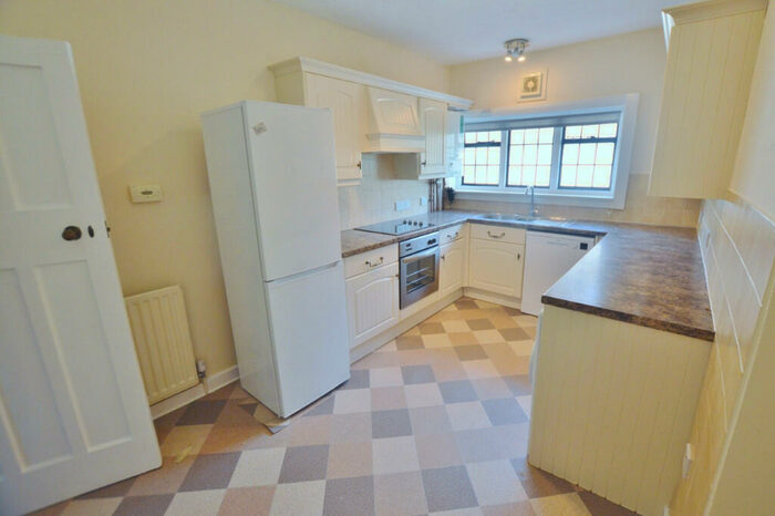 4 Bedroom Maisonette To Rent In Berkeley Road, Bournemouth, Dorset, BH3