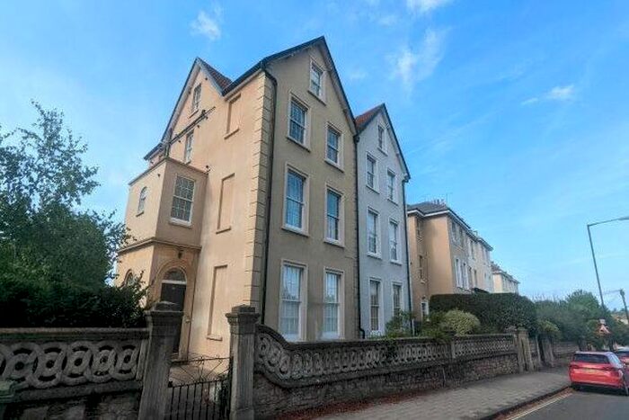 3 Bedroom Flat To Rent In Westbury Road, Bristol, BS9