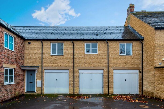 2 Bedroom Maisonette To Rent In Poppy Terrace, Carterton, OX18