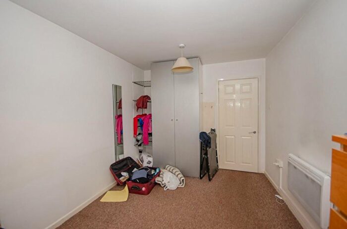 1 Bedroom Flat For Sale In Cleeve Lodge Close, Downend, Bristol, BS16