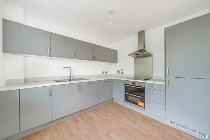 2 Bedroom Apartment To Rent In St Pauls Road Barking, IG11