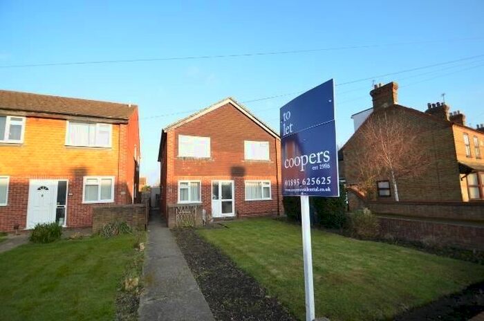 2 Bedroom Maisonette To Rent In Glebe Avenue, Ickenham, UB10