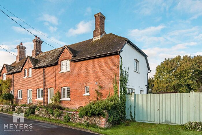 3 Bedroom Cottage For Sale In Burton Road, East Burton, BH20