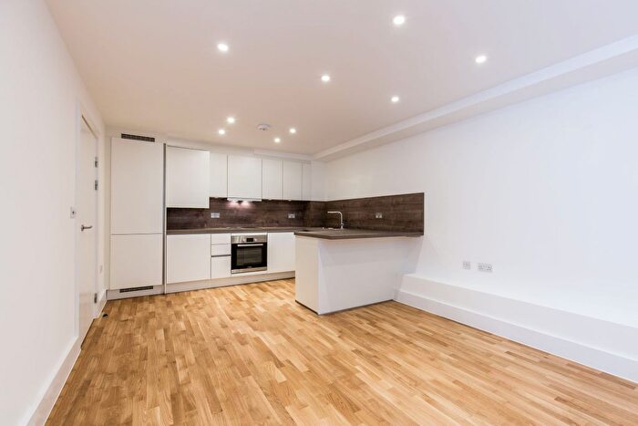 1 Bedroom Flat To Rent In Grove Road, London, N11