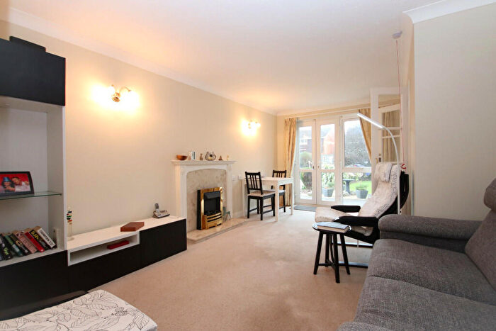 2 Bedroom Flat For Sale In Danestream Court, Milford On Sea, SO41