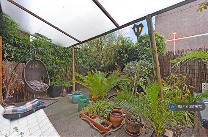 3 Bedroom Flat To Rent In Coopers Lane, London, NW1