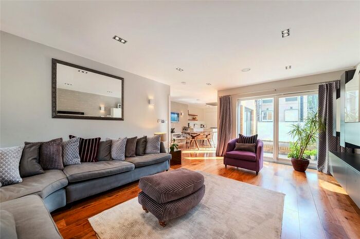 3 Bedroom Mews House To Rent In Parsons Gate Mews, Peterborough Road, Fulham, London, SW6