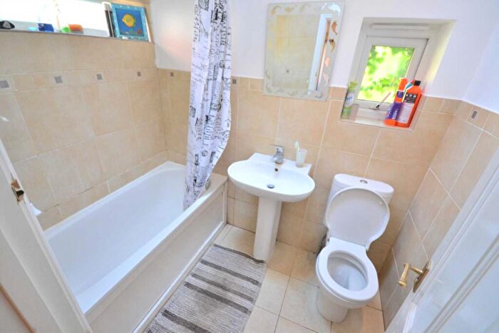 6 Bedroom Terraced House To Rent In Carnarvon Road, Reading, Berkshire, RG1