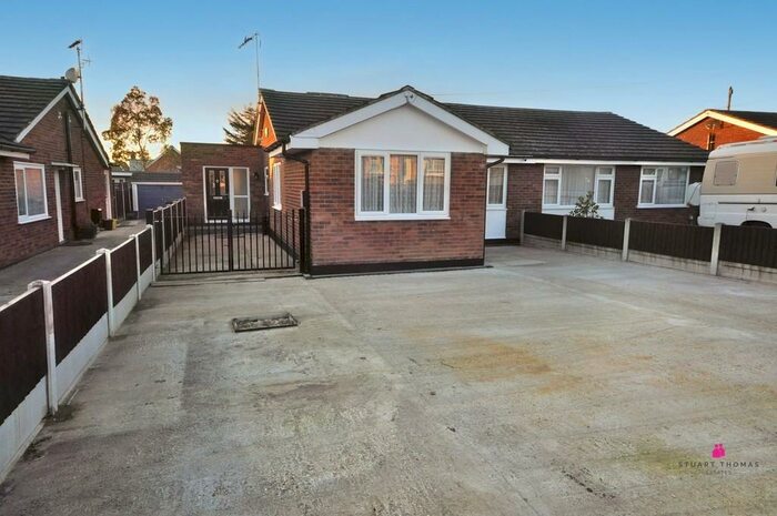 4 Bedroom Semi-Detached Bungalow To Rent In Benfleet, Essex, SS7