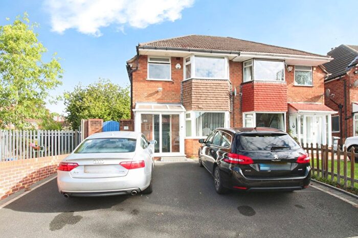 3 Bedroom Semi-Detached House For Sale In Wichnor Road, Solihull, West Midlands, B92