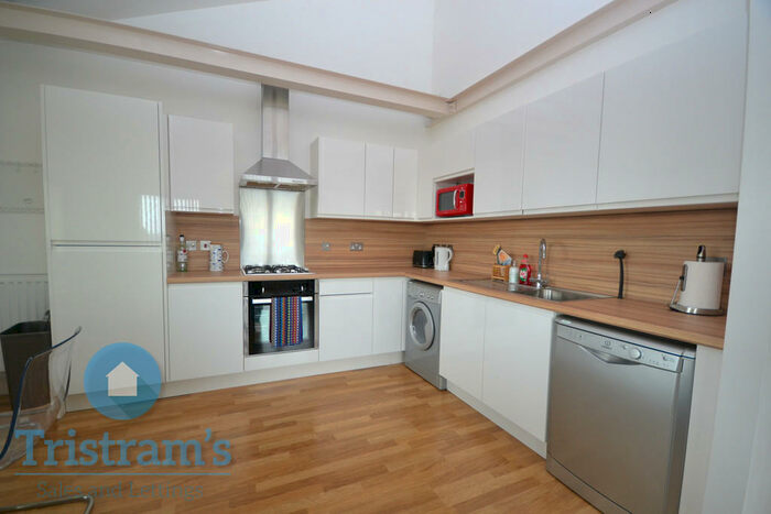 2 Bedroom Flat To Rent In Raleigh Square, Raleigh Street, NG7
