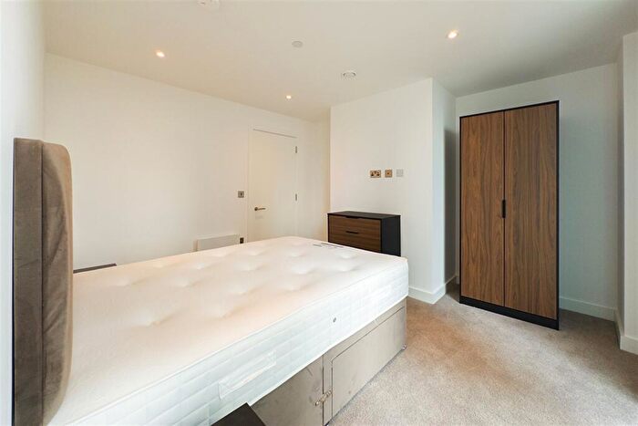 2 Bedroom Apartment To Rent In The Blade, M15