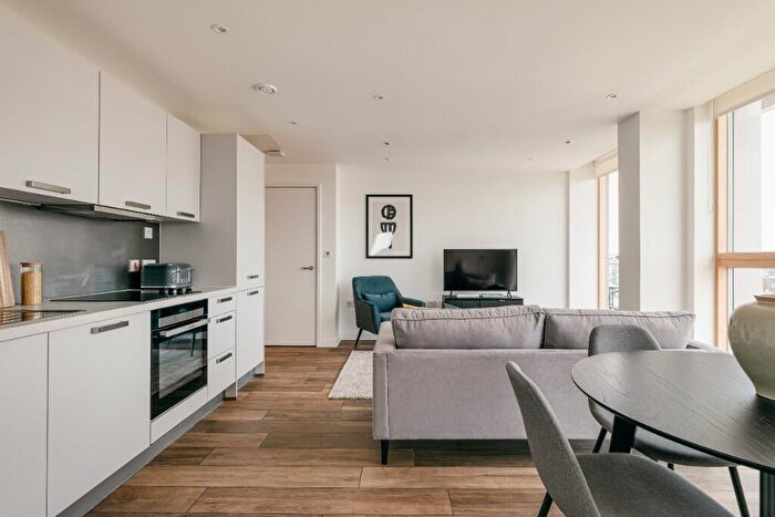 1 Bedroom Flat To Rent In Queen Street, Maidenhead, Berkshire, SL6