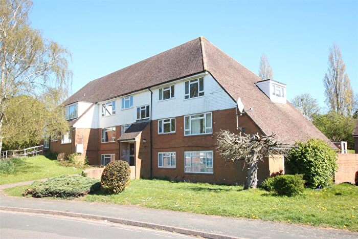 2 Bedroom Flat For Sale In Cressal Mead, Leatherhead, KT22