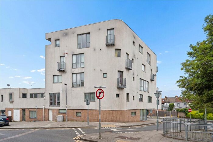2 Bedroom Apartment For Sale In Pickering Road, Barking, IG11