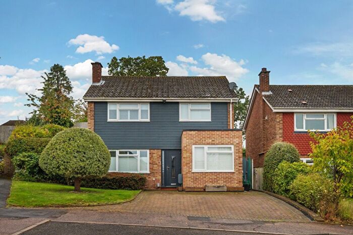 4 Bedroom Detached House For Sale In White Oak Drive, Beckenham, BR3