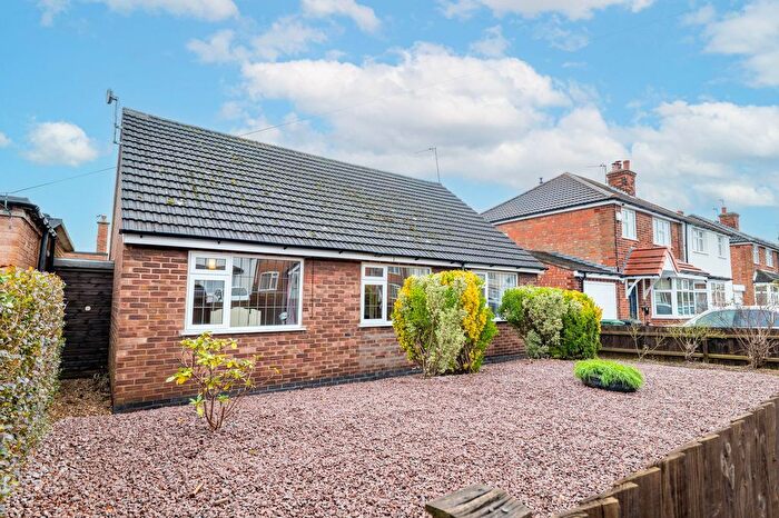 2 Bedroom Bungalow For Sale In Wanlip Lane, Birstall, Leicester, LE4