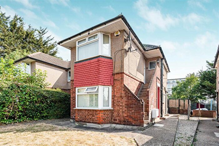 2 Bedroom Flat For Sale In Byron Road, Wembley, HA0