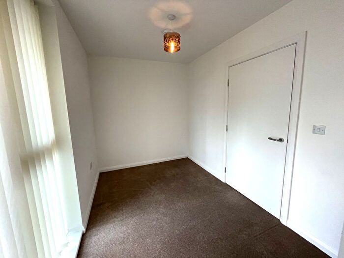2 Bedroom Flat For Sale In Hollyhedge Road, Wythenshawe, Manchester, M22
