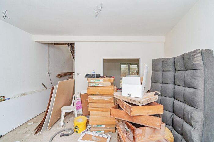 3 Bedroom Terraced House For Sale In Plum Lane, London, SE18