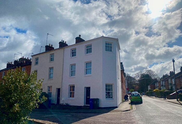 3 Bedroom Terraced House For Sale In Banbury, Oxfordshire, OX16