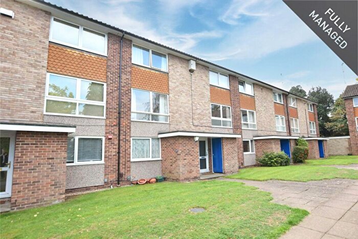 2 Bedroom Maisonette To Rent In Lima Court, Reading, Berkshire, RG1