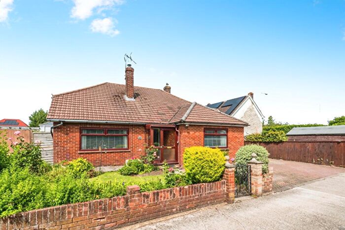 3 Bedroom Detached Bungalow For Sale In Belmont Close, Swindon, SN3