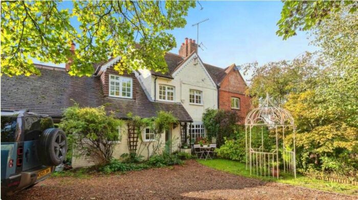 4 Bedroom House To Rent In The Gardens, Cobham, KT11