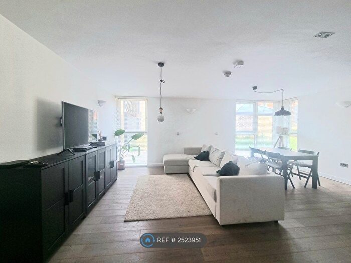 2 Bedroom Flat To Rent In Napoleon Lane, London, SE18