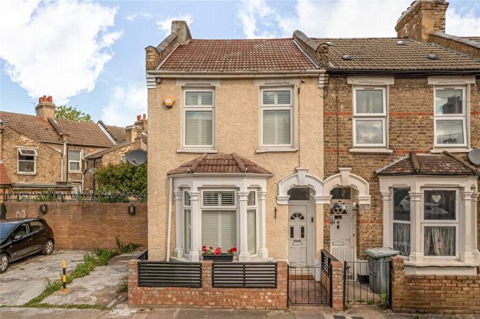 3 Bedroom End Of Terrace House For Sale In Morley Road, Stratford, London, E15