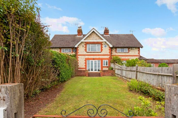 3 Bedroom Terraced House To Rent In Runwick, Farnham, GU10