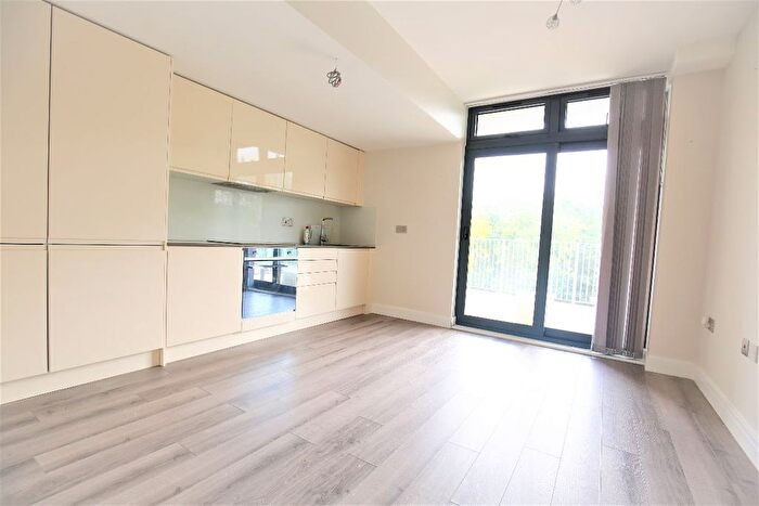 1 Bedroom Flat To Rent In Bridge Court, Bridge Street, Hemel Hempstead, HP1