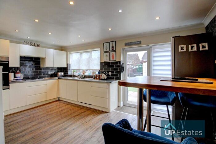 3 Bedroom Semi-Detached House For Sale In Yewdale Crescent, Coventry, CV2