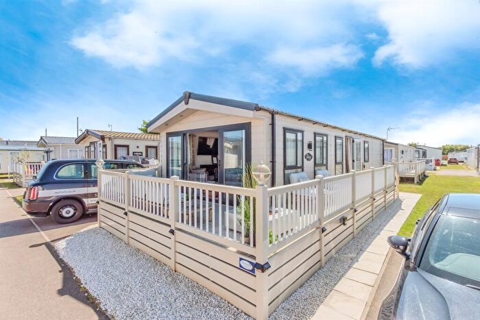 2 Bedroom Park Home For Sale In Faversham Road, Seasalter, Whitstable, CT5