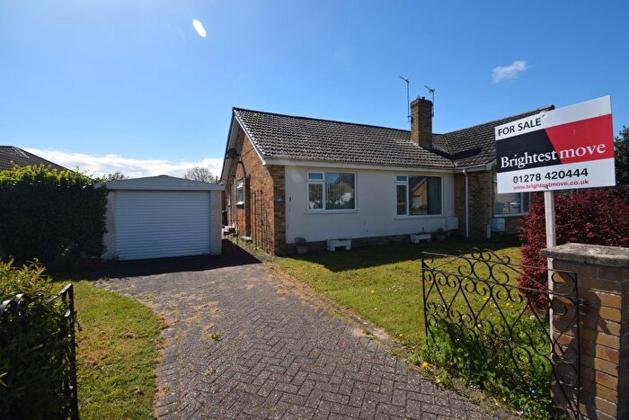 3 Bedroom Semi Detached Bungalow For Sale In Dorset Road, Bridgwater, TA6