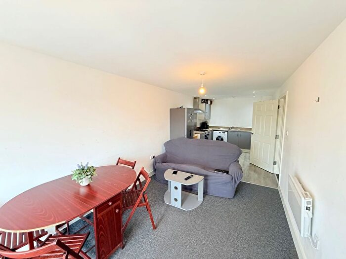 1 Bedroom Flat To Rent In Newton Road, Yeovil, BA20